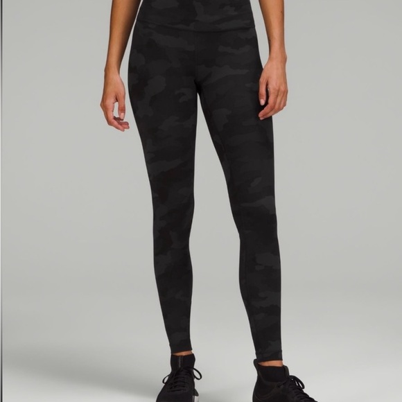 Women’s Lululemon athletica Dark Camouflage Leggings Sz 18 Barely Worn 28” - Picture 2 of 9
